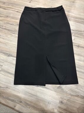 Classic Black Pencil Skirt - Professional Workwear